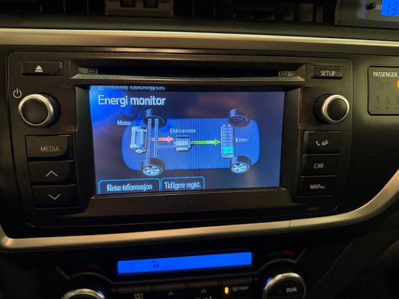 Toyota Auris 19 of 22