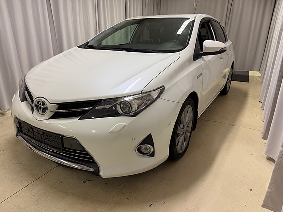 Toyota Auris 2 of 22