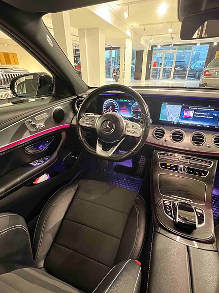 Mercedes-Benz E300 de 27 of 30