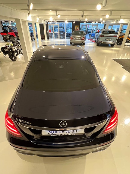 Mercedes-Benz E300 de 12 of 30