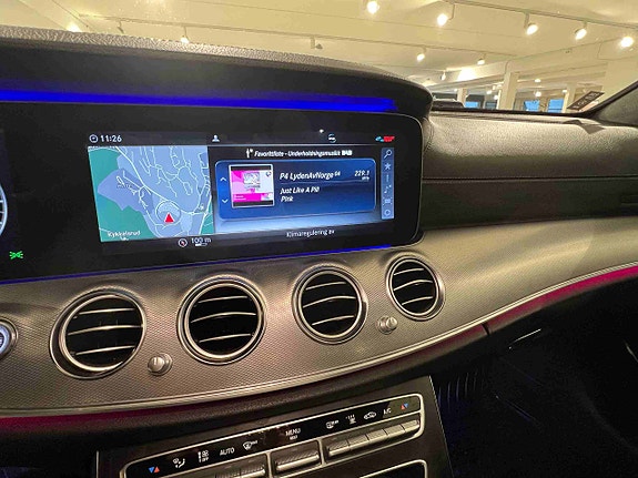 Mercedes-Benz E300 de 23 of 30