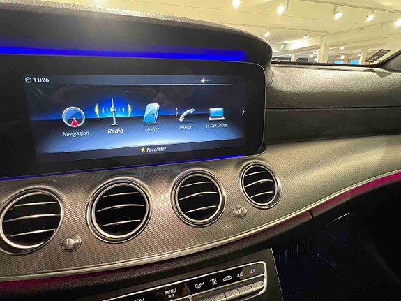 Mercedes-Benz E300 de 24 of 30