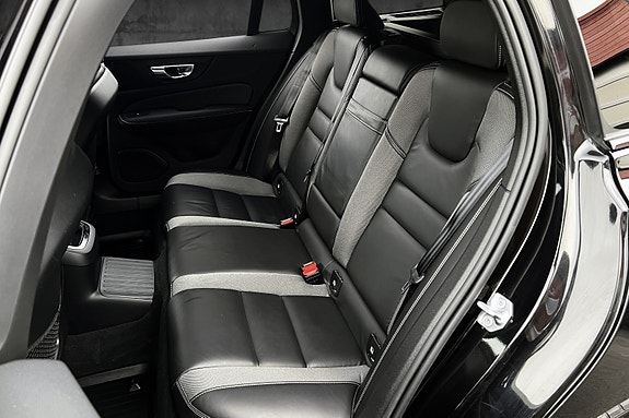 Volvo V60 30 of 30