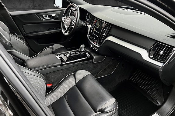 Volvo V60 24 of 30