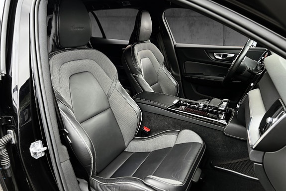 Volvo V60 25 of 30