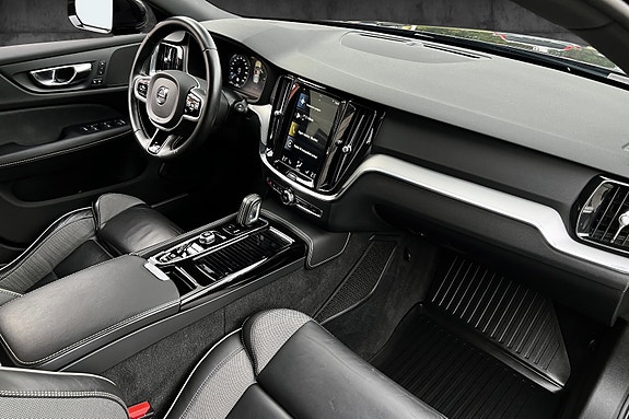 Volvo V60 23 of 30