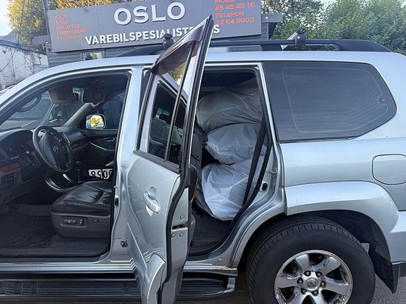 Toyota Land Cruiser 13 of 30