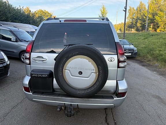 Toyota Land Cruiser 8 of 30
