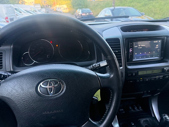 Toyota Land Cruiser 17 of 30