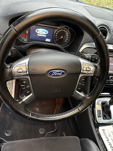 Ford S-MAX 7 of 8