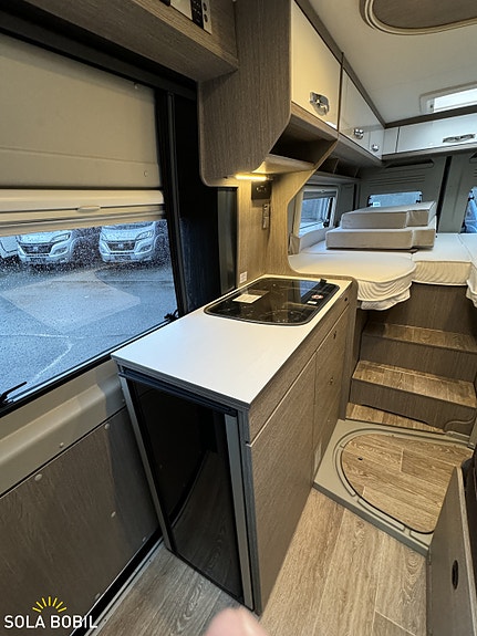 Pøssl Roadstar 600L – HELT NY OG UBRUKT | 165 HK | Under 6 meter | To enkeltsenger | Lithium | Truma 6E 7 of 30