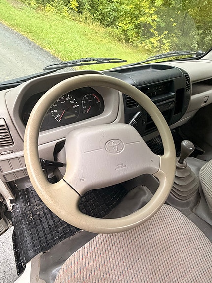 Toyota Dyna 100 23 of 29