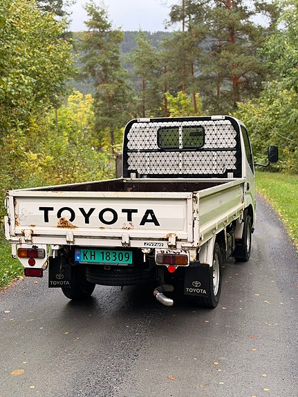 Toyota Dyna 100 4 of 29