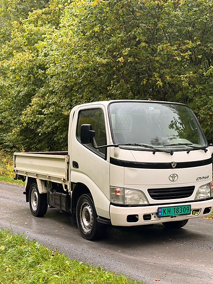 Toyota Dyna 100 3 of 29