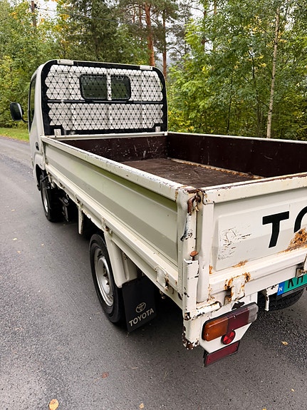 Toyota Dyna 100 8 of 29