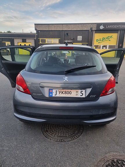 Peugeot 207 3 of 11