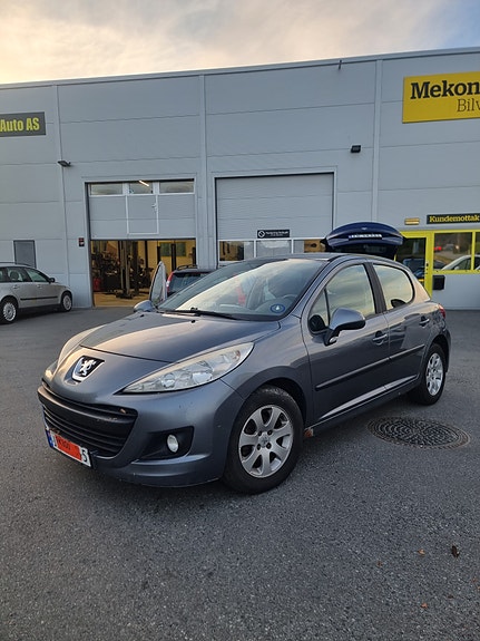 Peugeot 207 2 of 11