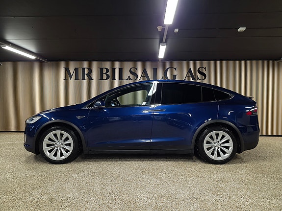 Tesla Model X 4 of 30