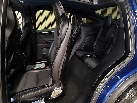 Tesla Model X 18 of 30