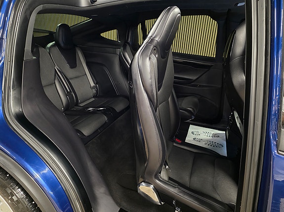 Tesla Model X 22 of 30