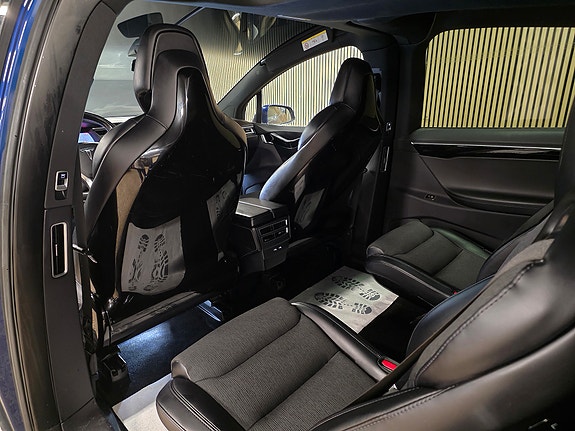 Tesla Model X 19 of 30