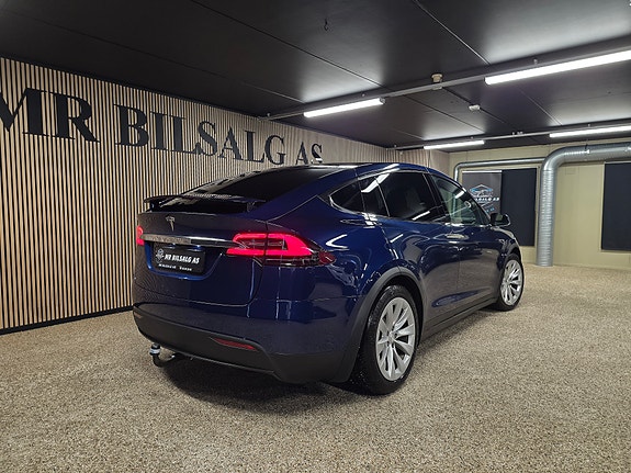Tesla Model X 8 of 30