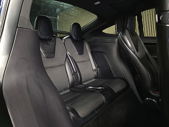 Tesla Model X 21 of 30