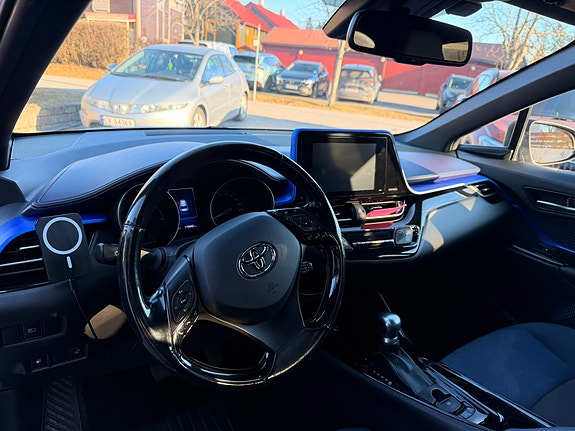 Toyota C-HR 8 of 9