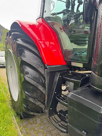 Massey Ferguson 7718 S 17 of 30