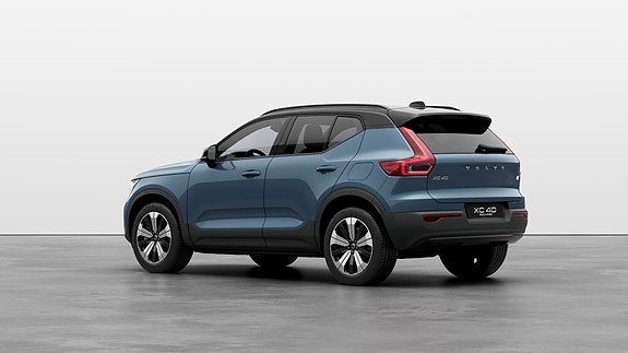 Volvo XC40 4 of 22