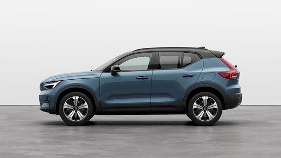 Volvo XC40 3 of 22
