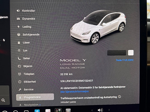 Tesla Model Y 19 of 30