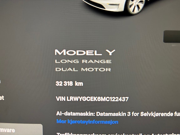 Tesla Model Y 21 of 30