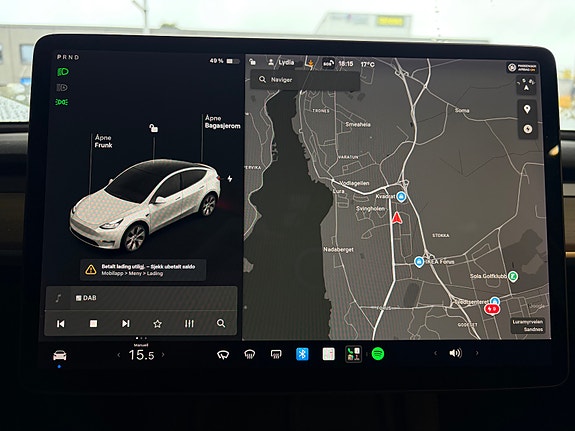 Tesla Model Y 23 of 30