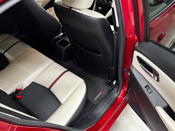 Mazda 2 17 of 30