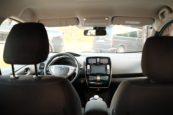 Nissan Leaf 7 of 30