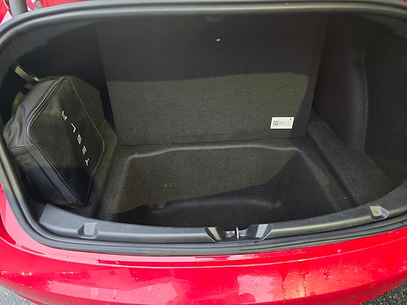 Tesla Model 3 9 of 15