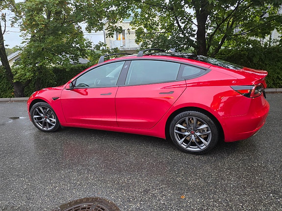 Tesla Model 3 2 of 15
