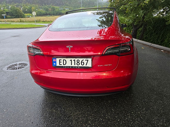 Tesla Model 3 7 of 15