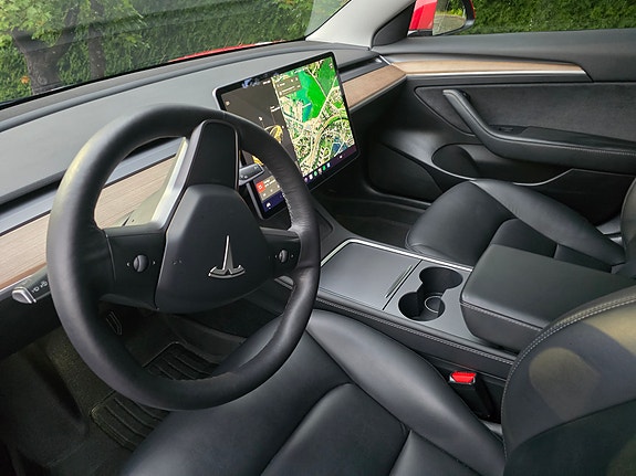 Tesla Model 3 11 of 15