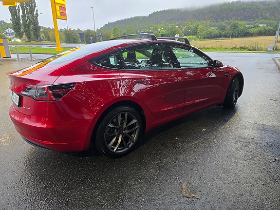 Tesla Model 3 6 of 15