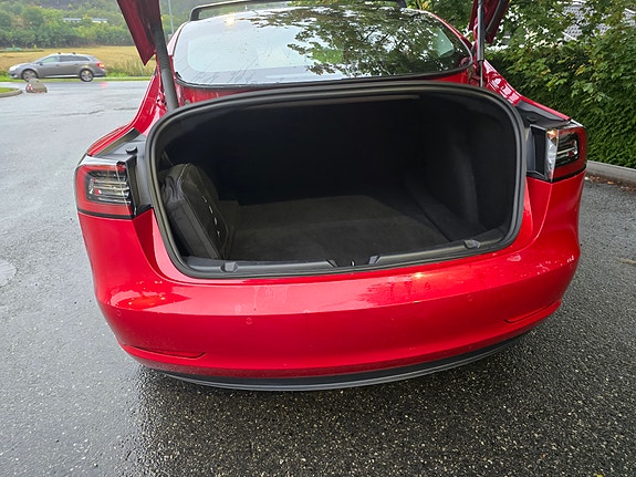 Tesla Model 3 8 of 15