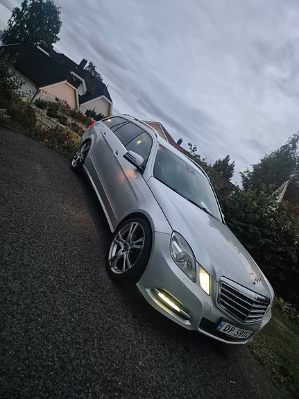 Mercedes-Benz E220 d 4 of 8
