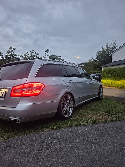 Mercedes-Benz E220 d 5 of 8