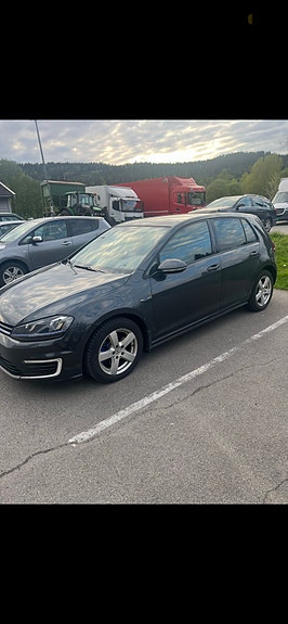 Volkswagen Golf VII 4 of 7