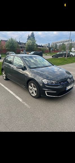 Volkswagen Golf VII 2 of 7