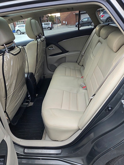 Toyota Avensis 9 of 14