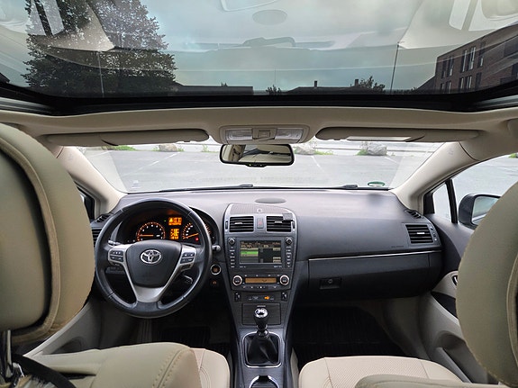 Toyota Avensis 12 of 14