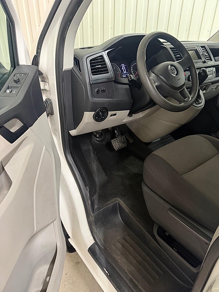 Volkswagen Transporter 15 of 18