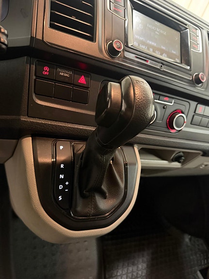 Volkswagen Transporter 12 of 18